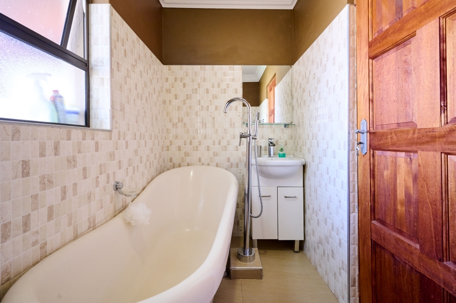 5 Bedroom Property for Sale in Carlswald North Estate Gauteng