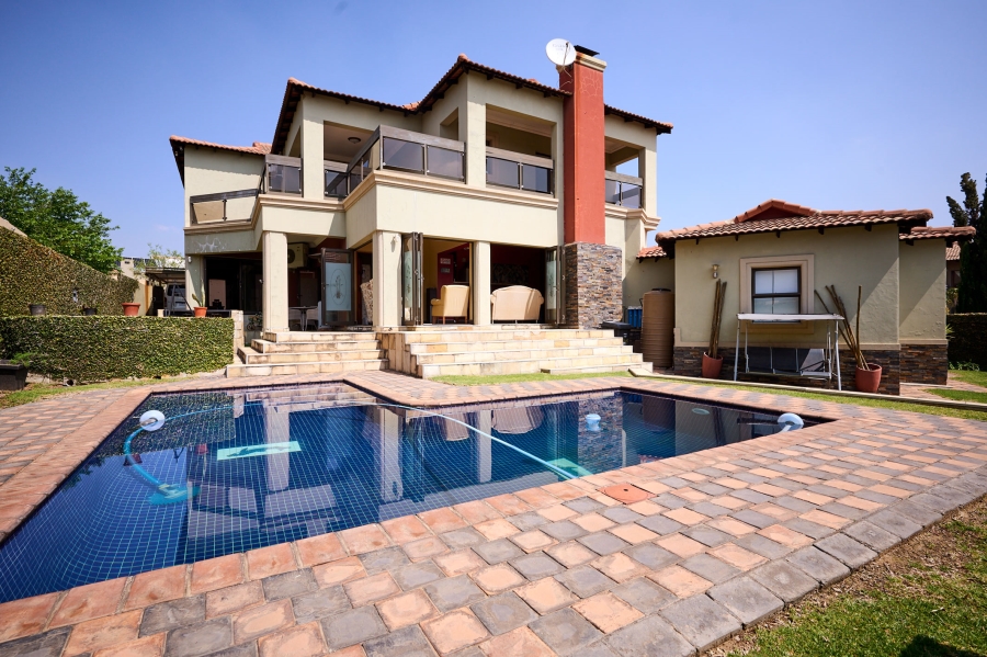 5 Bedroom Property for Sale in Carlswald North Estate Gauteng