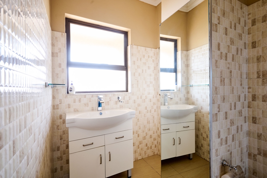 5 Bedroom Property for Sale in Carlswald North Estate Gauteng