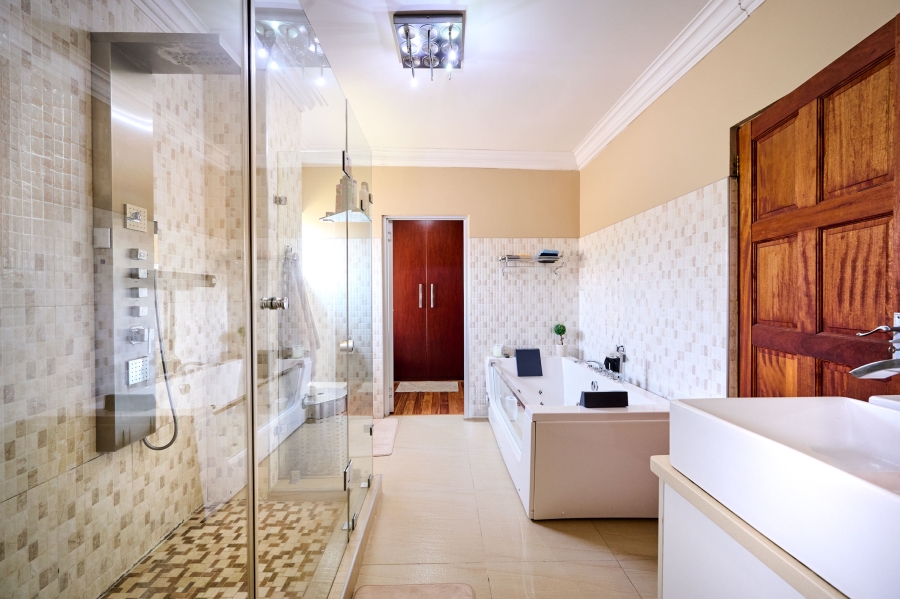 5 Bedroom Property for Sale in Carlswald North Estate Gauteng