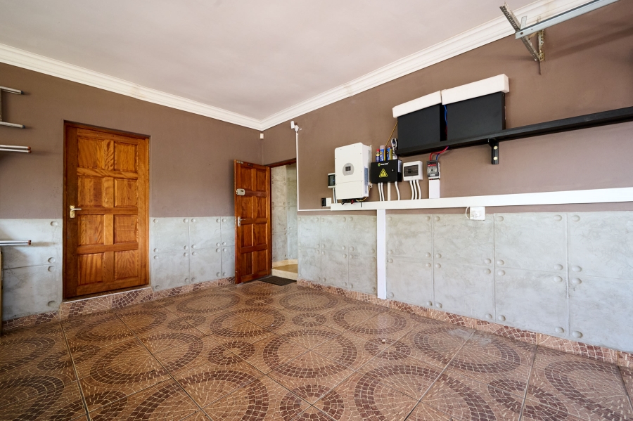 5 Bedroom Property for Sale in Carlswald North Estate Gauteng