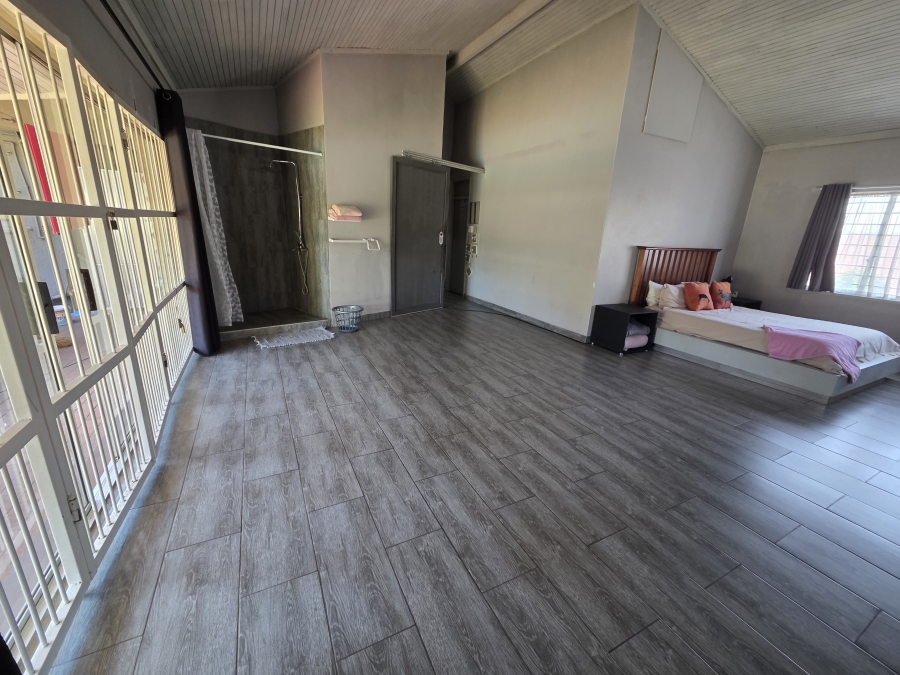 5 Bedroom Property for Sale in Blairgowrie Gauteng