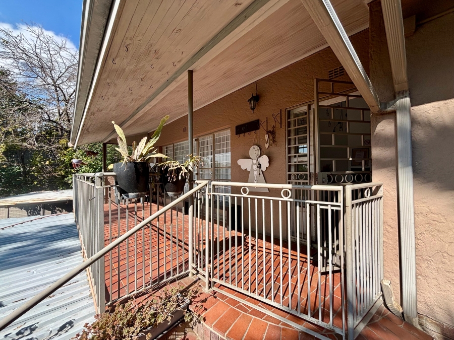 5 Bedroom Property for Sale in Blairgowrie Gauteng