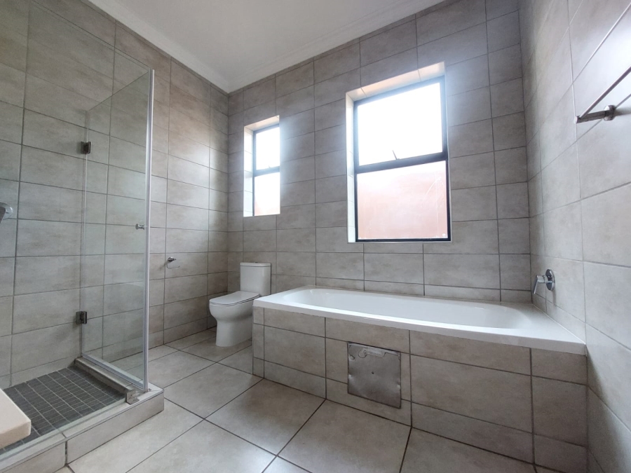 3 Bedroom Property for Sale in Six Fountains Residential Estate Gauteng