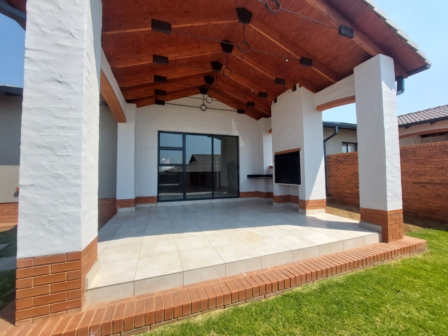 3 Bedroom Property for Sale in Six Fountains Residential Estate Gauteng
