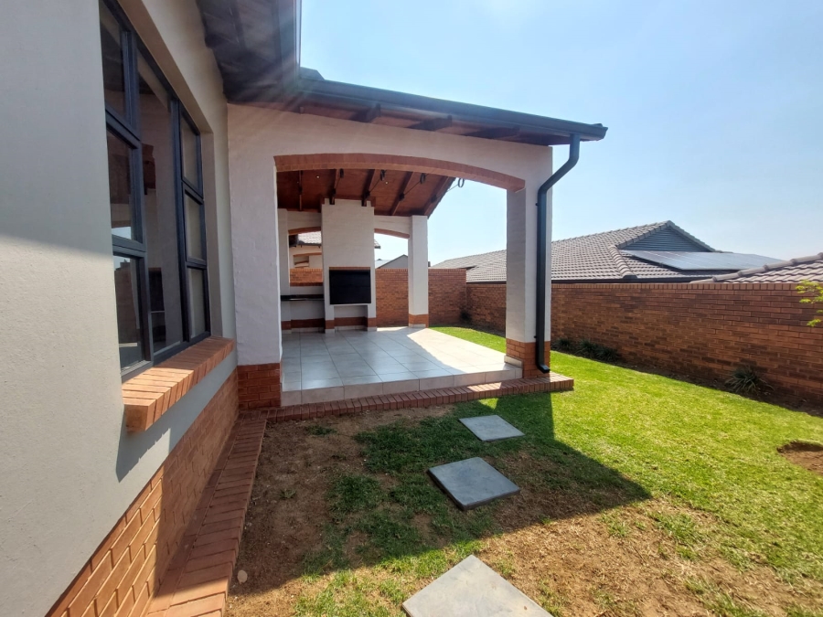 3 Bedroom Property for Sale in Six Fountains Residential Estate Gauteng