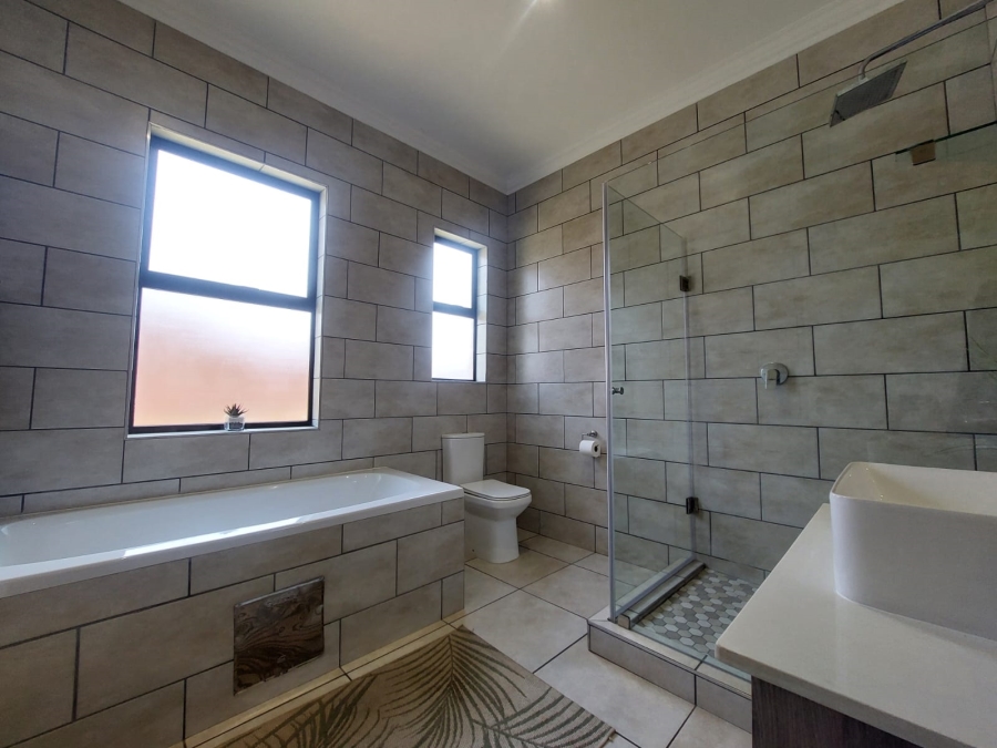 3 Bedroom Property for Sale in Six Fountains Residential Estate Gauteng