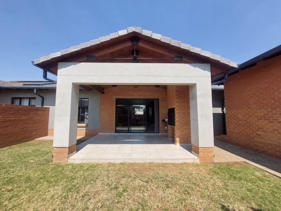 3 Bedroom Property for Sale in Six Fountains Residential Estate Gauteng
