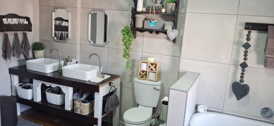 4 Bedroom Property for Sale in Kameelfontein Gauteng