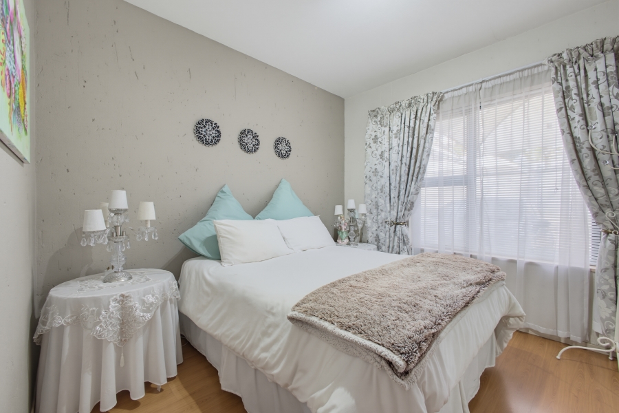 2 Bedroom Property for Sale in Hurlyvale Gauteng