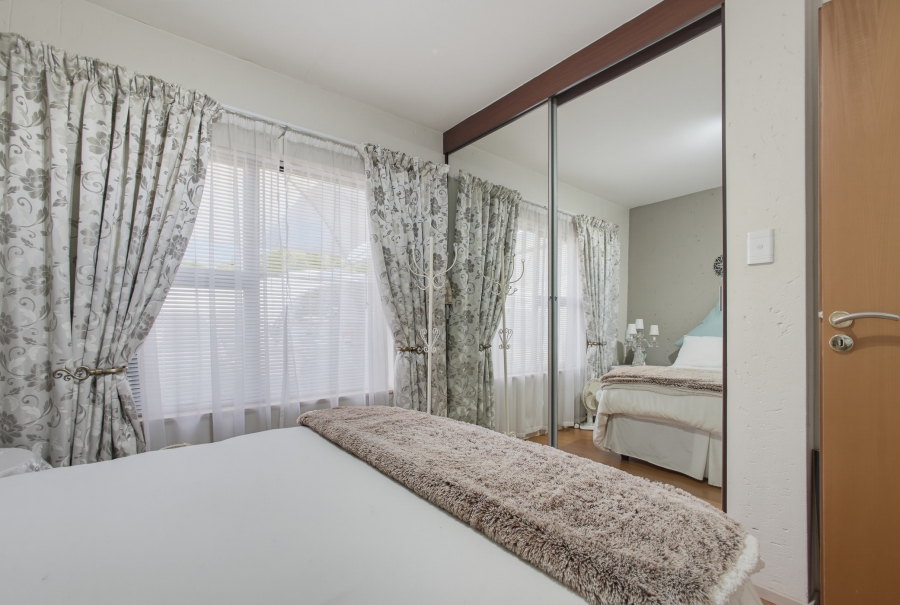 2 Bedroom Property for Sale in Hurlyvale Gauteng