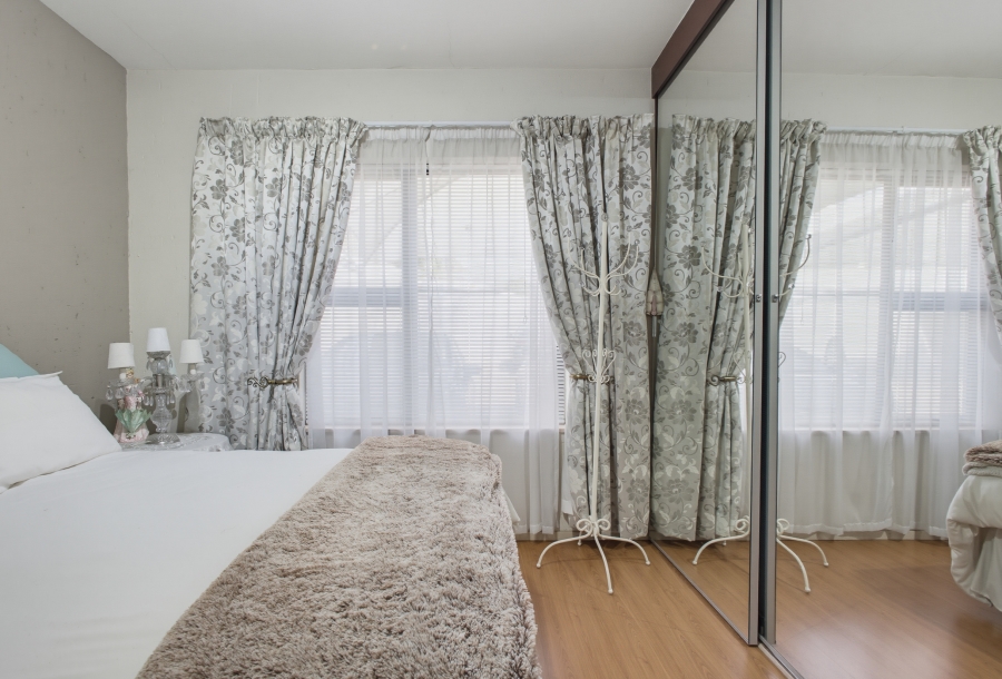 2 Bedroom Property for Sale in Hurlyvale Gauteng
