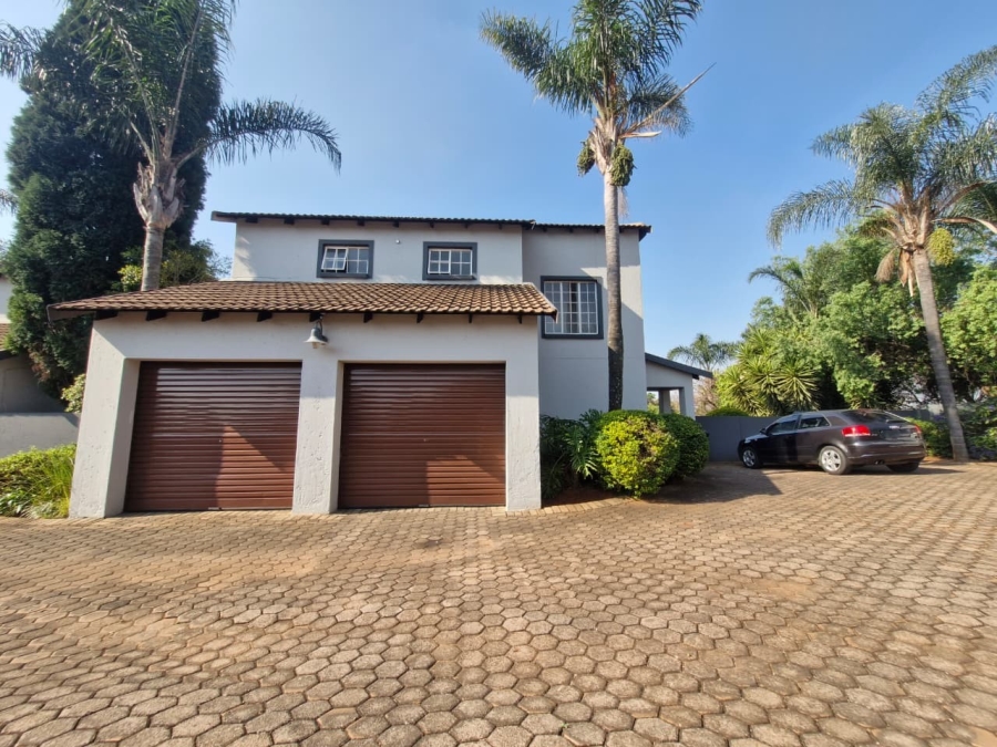 To Let 3 Bedroom Property for Rent in Roodepoort Gauteng