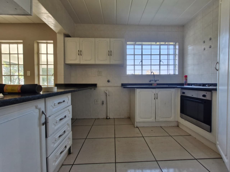 To Let 3 Bedroom Property for Rent in Roodepoort Gauteng
