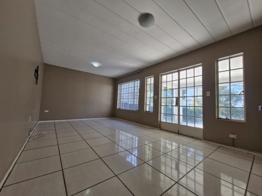To Let 3 Bedroom Property for Rent in Roodepoort Gauteng