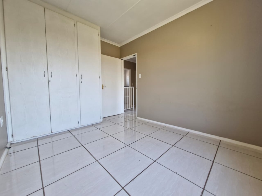 To Let 3 Bedroom Property for Rent in Roodepoort Gauteng