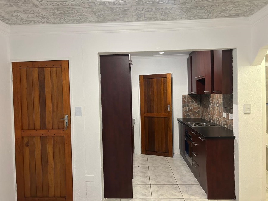 To Let 2 Bedroom Property for Rent in Ormonde Gauteng