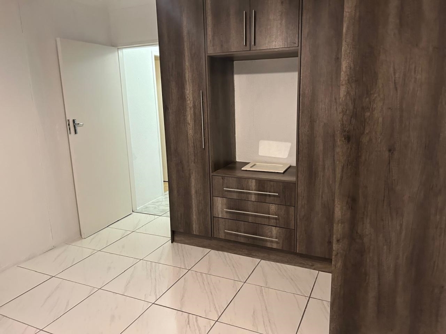 To Let 2 Bedroom Property for Rent in Ormonde Gauteng