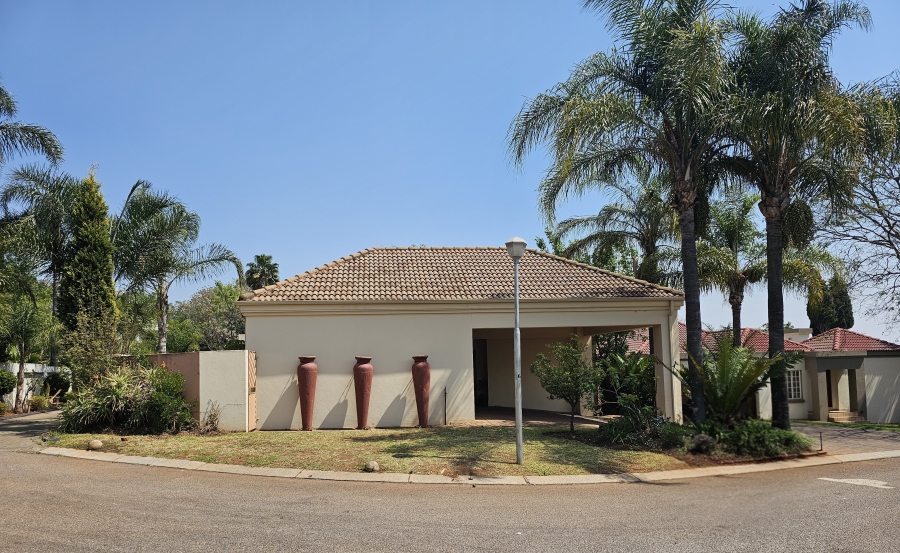 To Let 4 Bedroom Property for Rent in Eldoraigne Gauteng