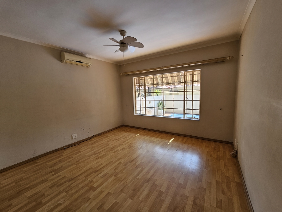To Let 4 Bedroom Property for Rent in Eldoraigne Gauteng