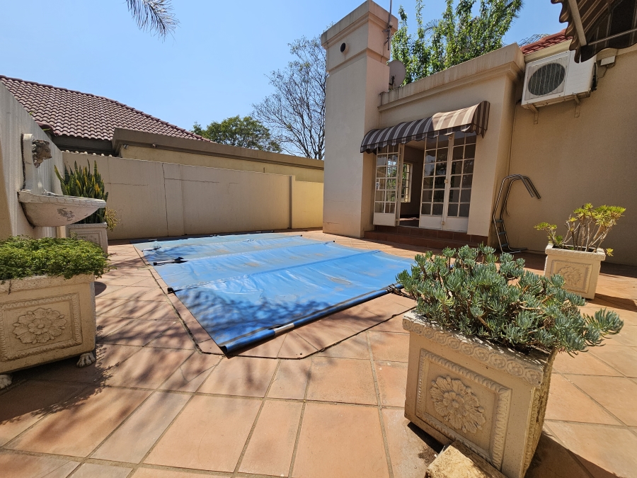 To Let 4 Bedroom Property for Rent in Eldoraigne Gauteng