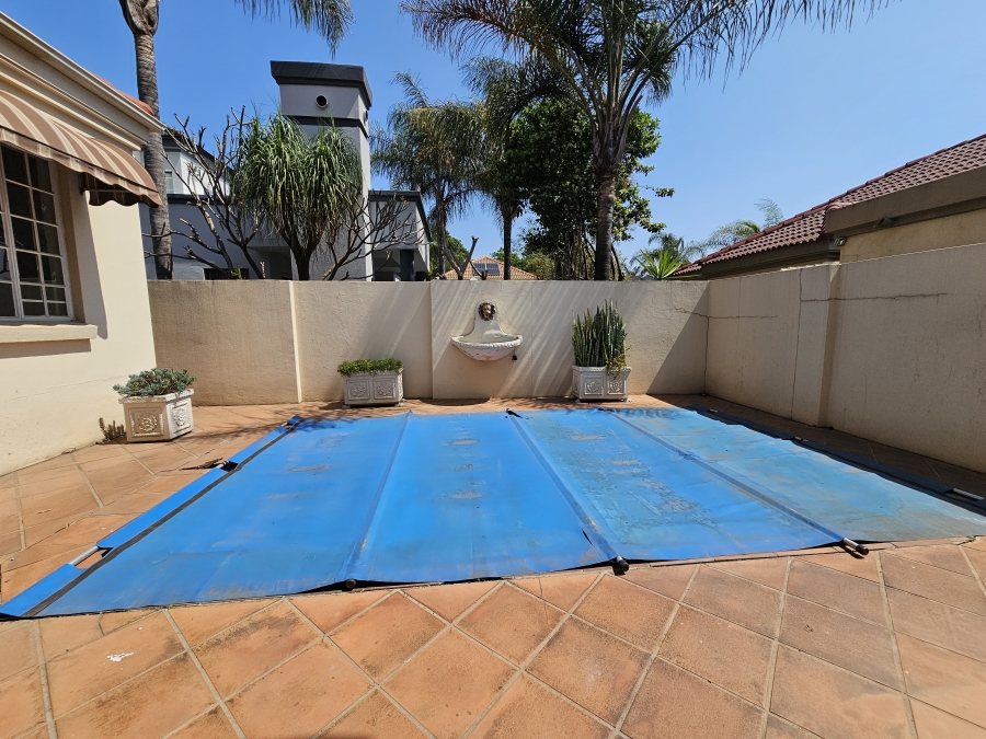 To Let 4 Bedroom Property for Rent in Eldoraigne Gauteng