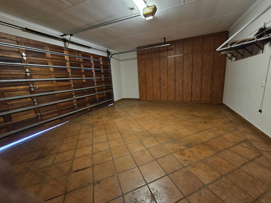 To Let 4 Bedroom Property for Rent in Eldoraigne Gauteng