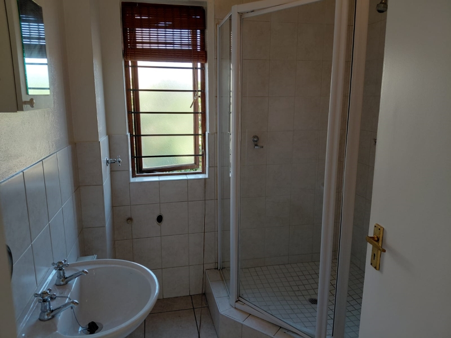 To Let 2 Bedroom Property for Rent in Bryanston Gauteng