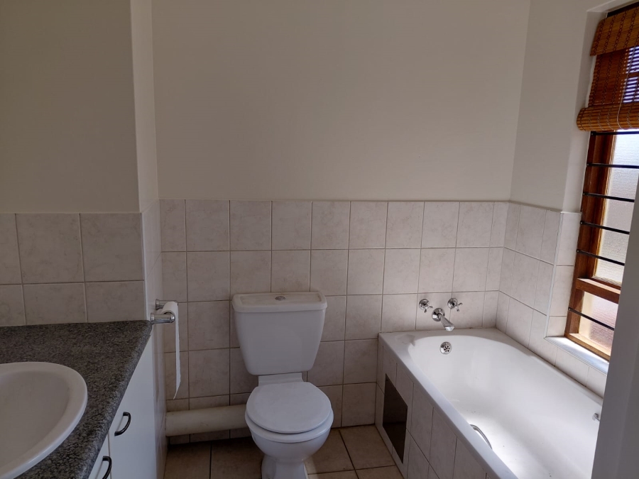 To Let 2 Bedroom Property for Rent in Bryanston Gauteng