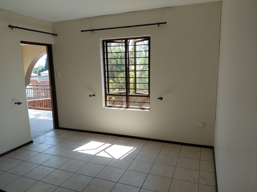 To Let 2 Bedroom Property for Rent in Bryanston Gauteng
