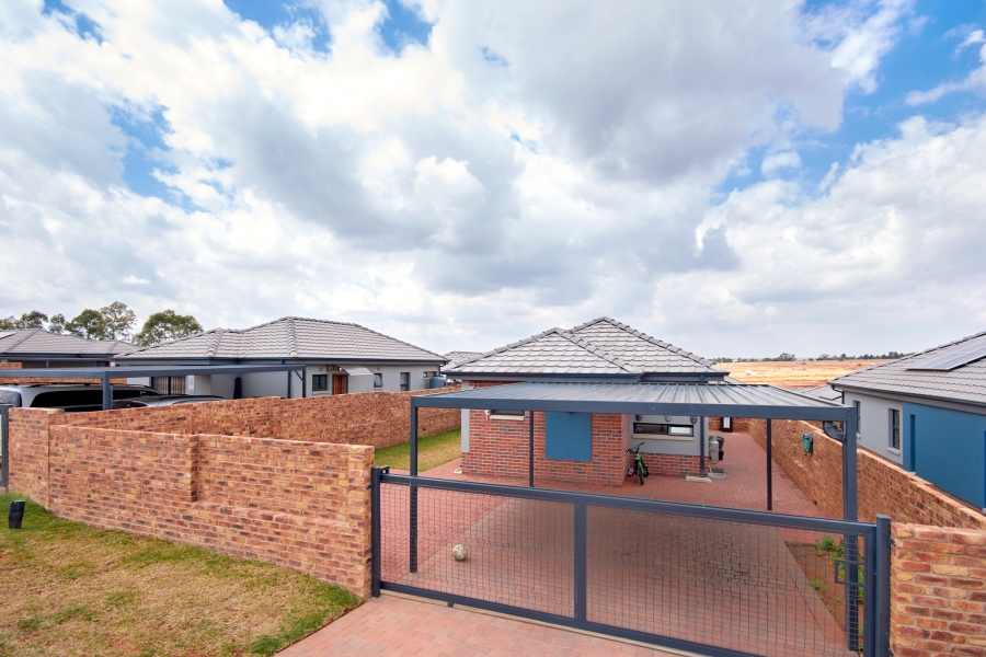 3 Bedroom Property for Sale in Lion Pride Gauteng