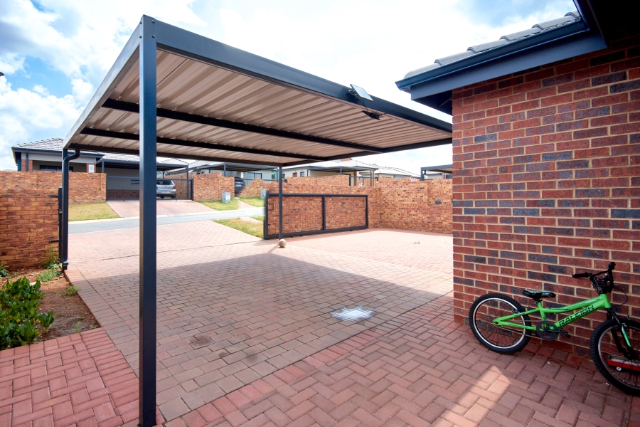 3 Bedroom Property for Sale in Lion Pride Gauteng