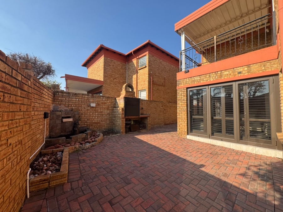 3 Bedroom Property for Sale in Bartlett Gauteng