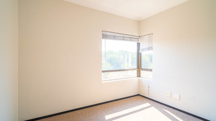 To Let 3 Bedroom Property for Rent in Broadacres Gauteng