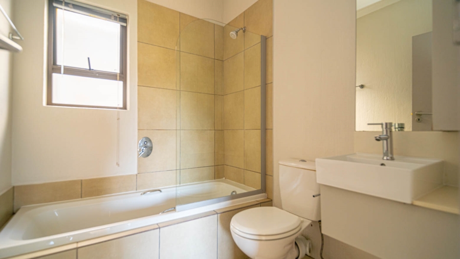 To Let 3 Bedroom Property for Rent in Broadacres Gauteng