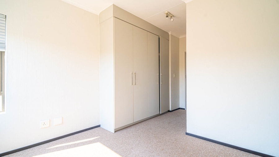 To Let 3 Bedroom Property for Rent in Broadacres Gauteng