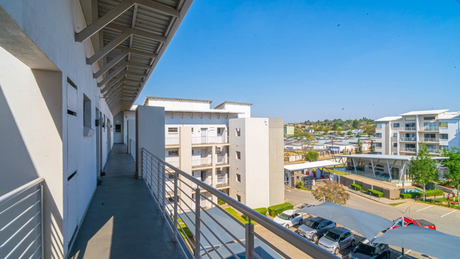To Let 3 Bedroom Property for Rent in Broadacres Gauteng