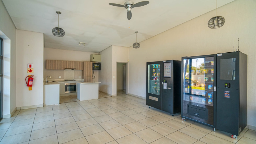 To Let 3 Bedroom Property for Rent in Broadacres Gauteng