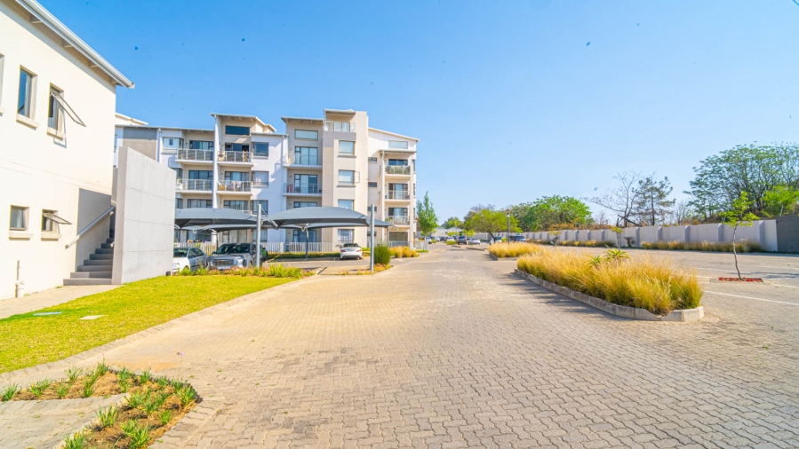 To Let 3 Bedroom Property for Rent in Broadacres Gauteng