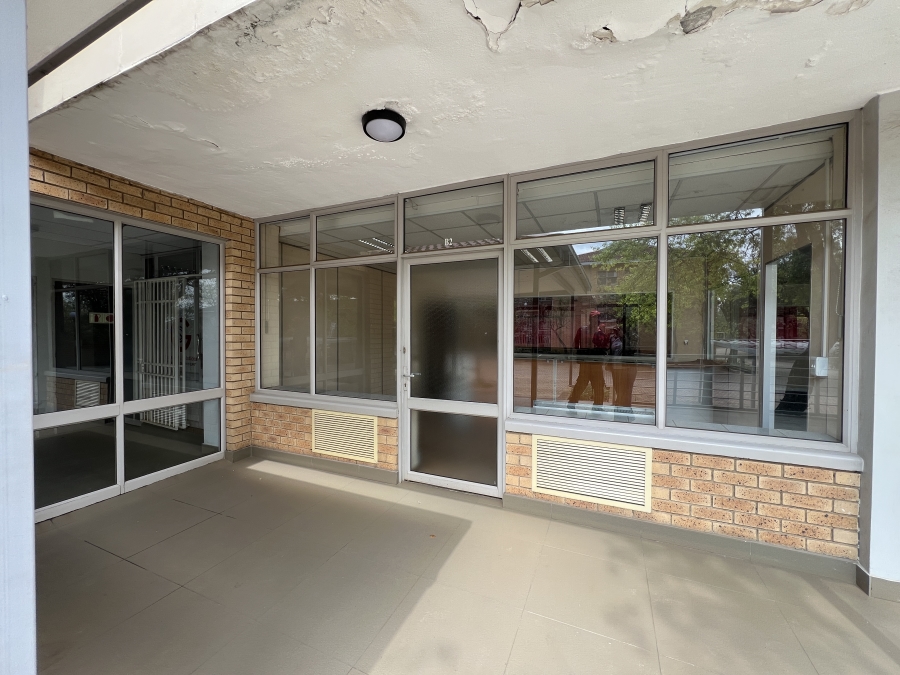To Let Commercial Property for Rent in Vorna Valley Gauteng