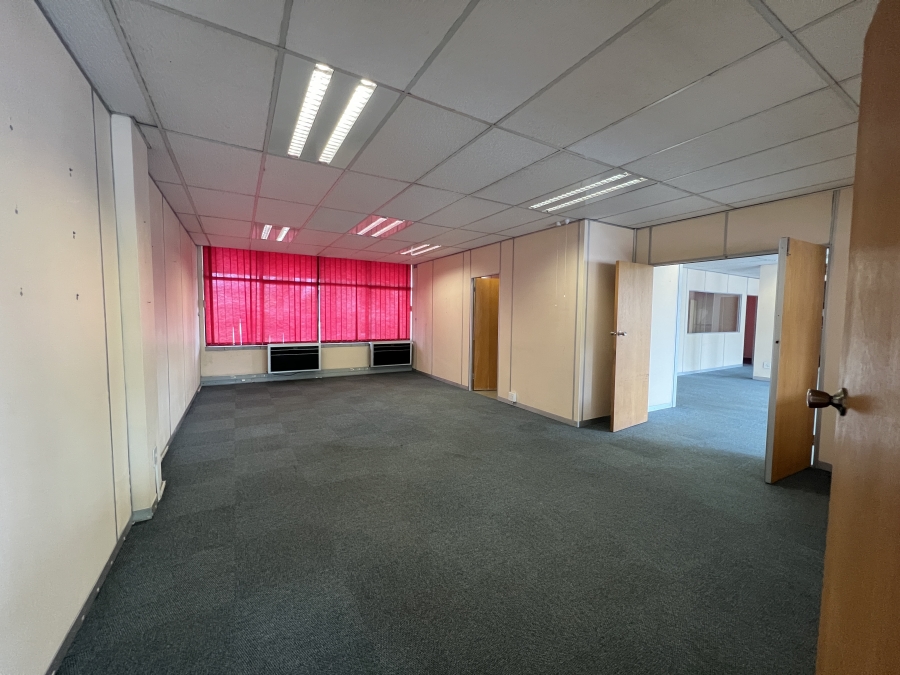 To Let Commercial Property for Rent in Vorna Valley Gauteng