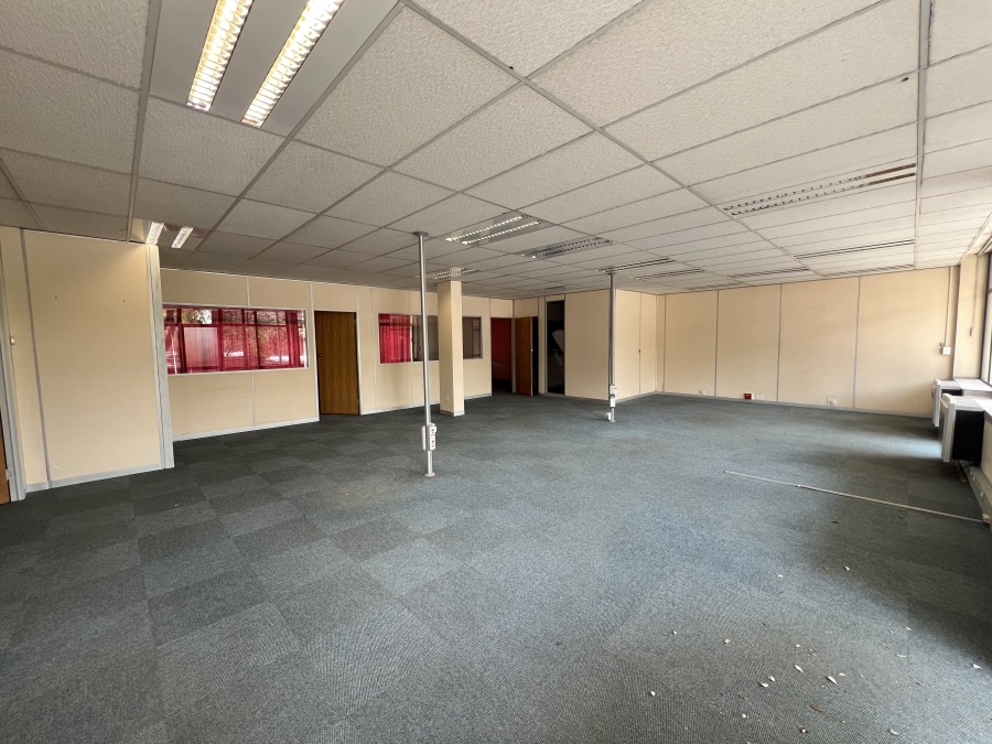To Let Commercial Property for Rent in Vorna Valley Gauteng