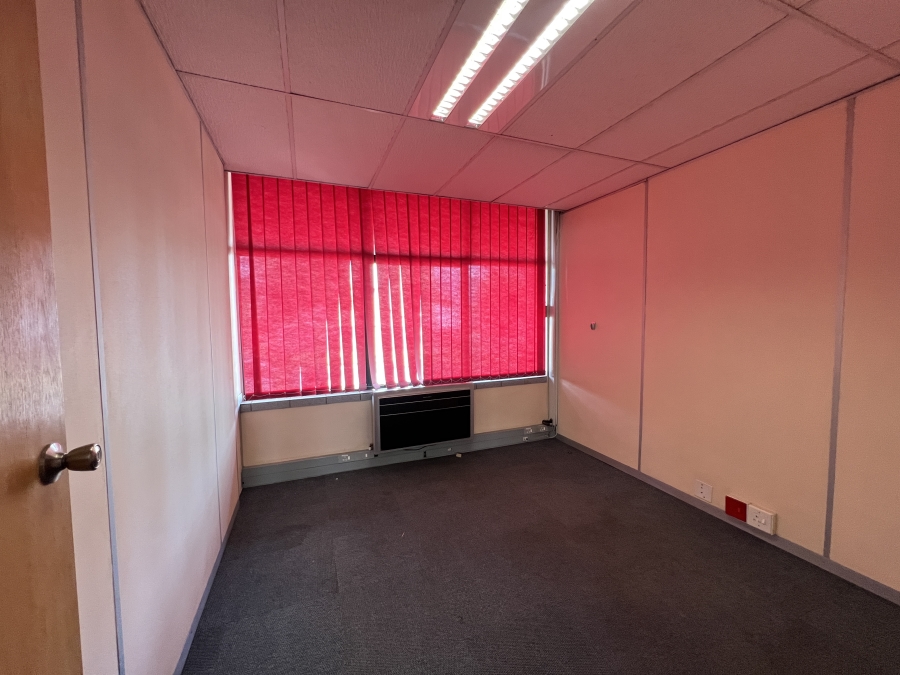 To Let Commercial Property for Rent in Vorna Valley Gauteng