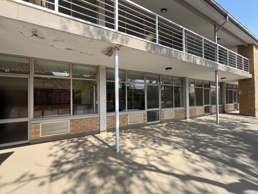 To Let Commercial Property for Rent in Vorna Valley Gauteng