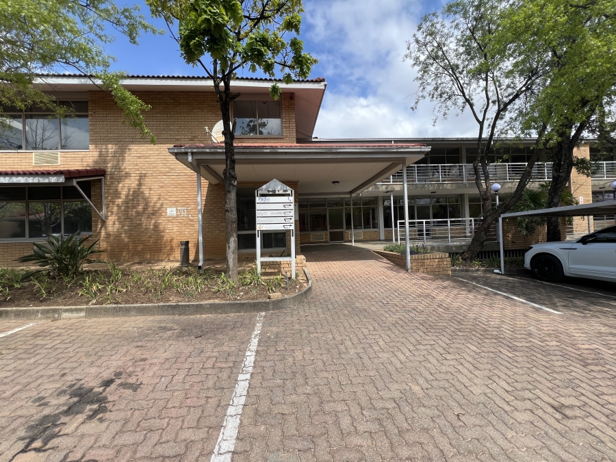 To Let Commercial Property for Rent in Vorna Valley Gauteng