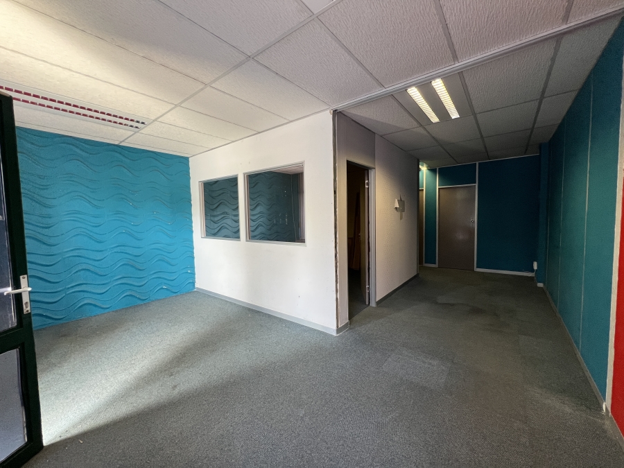 To Let Commercial Property for Rent in Vorna Valley Gauteng