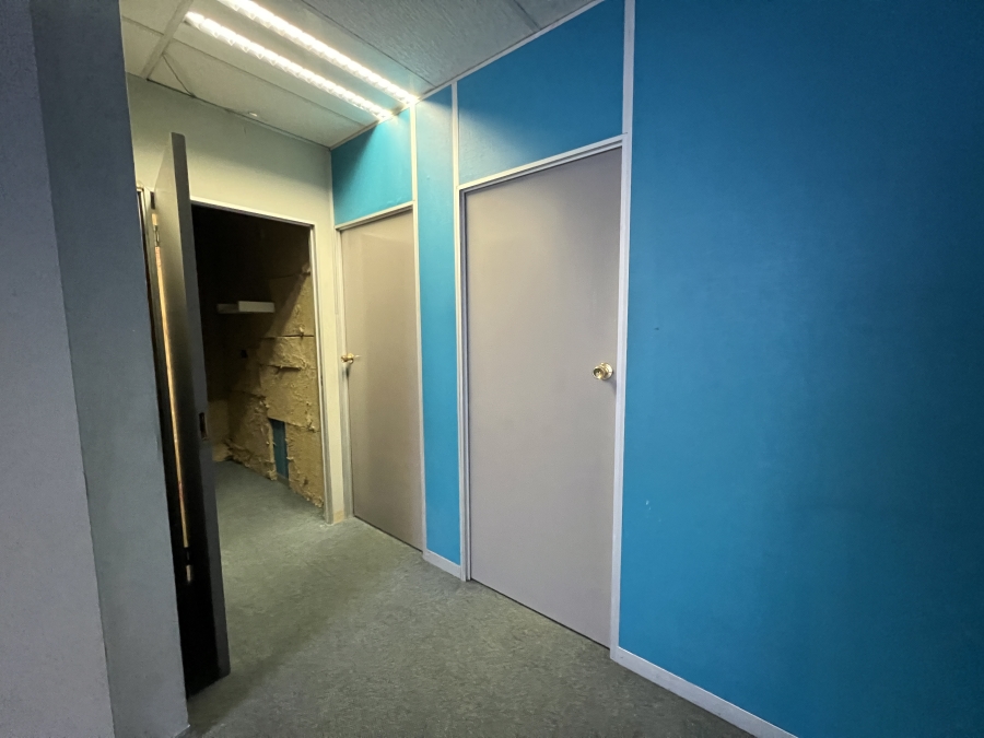 To Let Commercial Property for Rent in Vorna Valley Gauteng