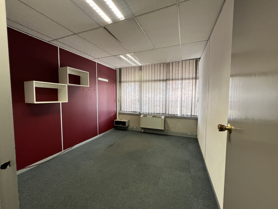 To Let Commercial Property for Rent in Vorna Valley Gauteng
