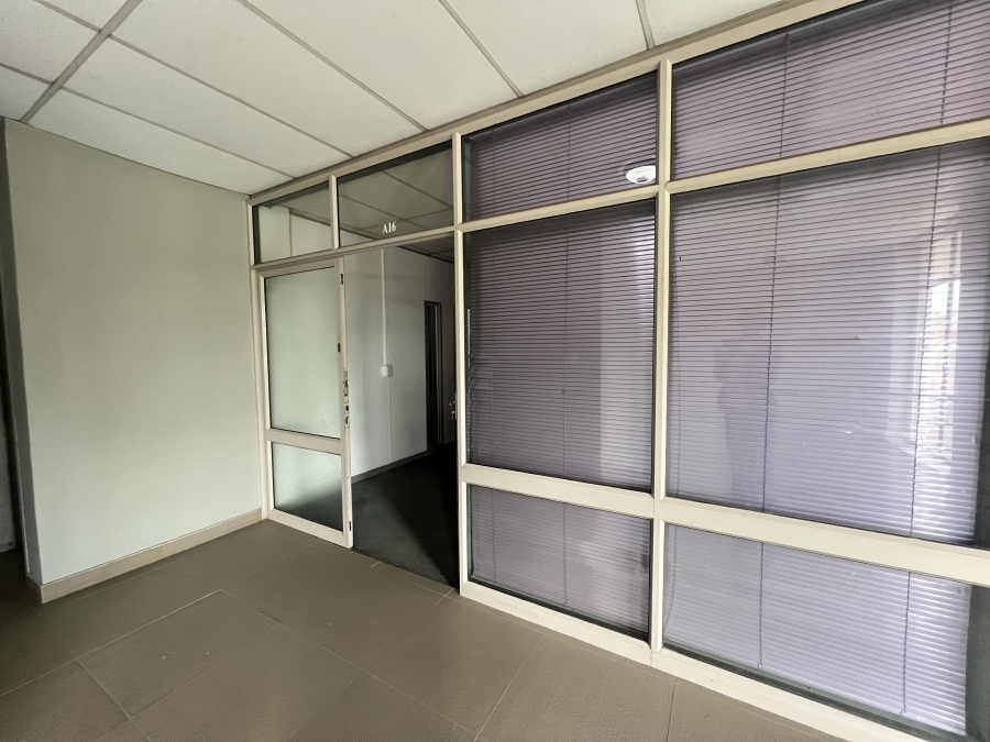 To Let Commercial Property for Rent in Vorna Valley Gauteng