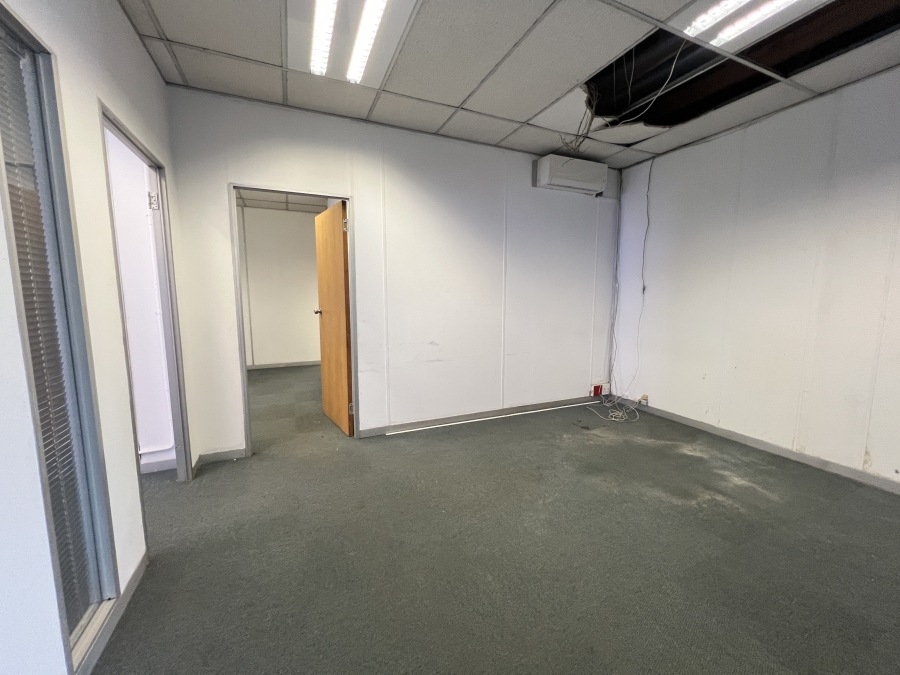 To Let Commercial Property for Rent in Vorna Valley Gauteng